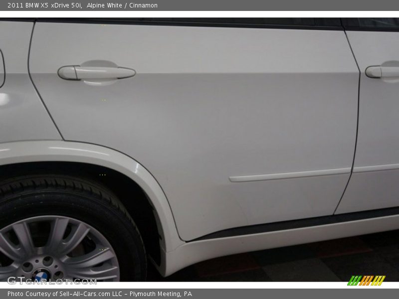 Alpine White / Cinnamon 2011 BMW X5 xDrive 50i
