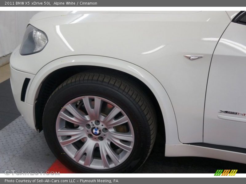 Alpine White / Cinnamon 2011 BMW X5 xDrive 50i