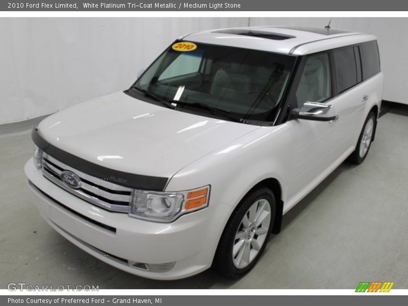 White Platinum Tri-Coat Metallic / Medium Light Stone 2010 Ford Flex Limited