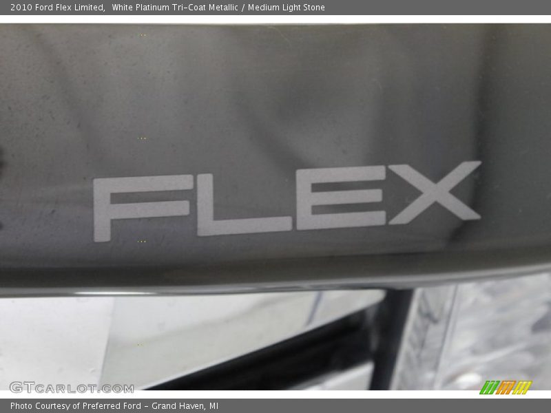 White Platinum Tri-Coat Metallic / Medium Light Stone 2010 Ford Flex Limited