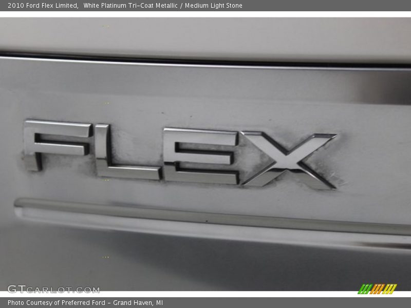 White Platinum Tri-Coat Metallic / Medium Light Stone 2010 Ford Flex Limited