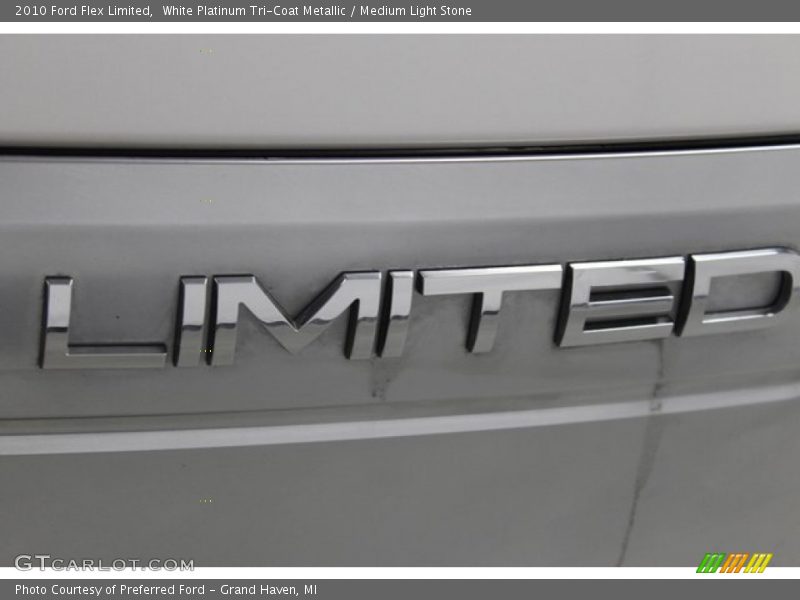 White Platinum Tri-Coat Metallic / Medium Light Stone 2010 Ford Flex Limited