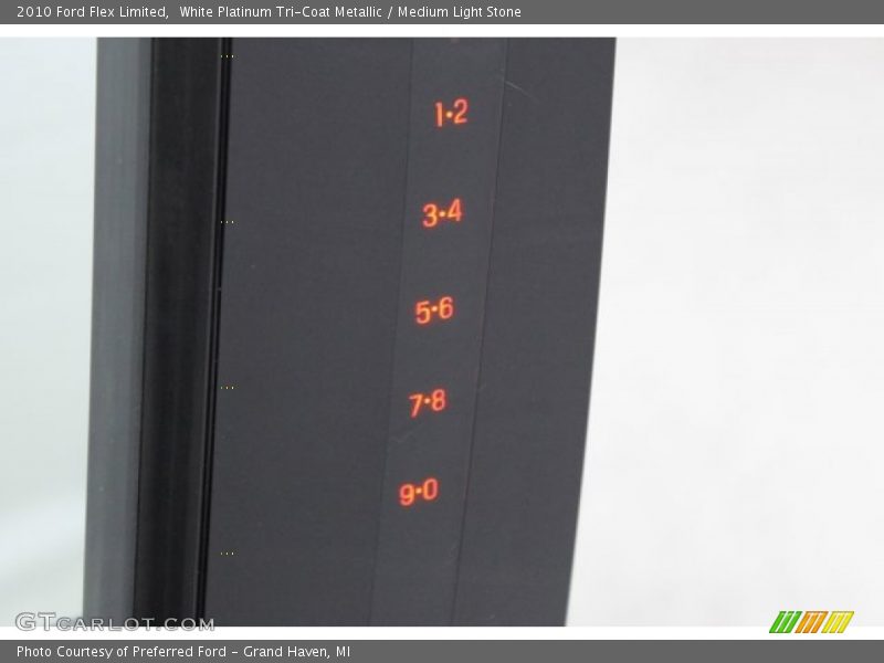 White Platinum Tri-Coat Metallic / Medium Light Stone 2010 Ford Flex Limited