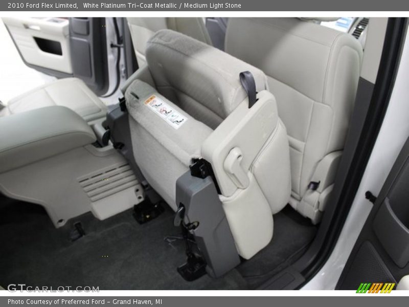 White Platinum Tri-Coat Metallic / Medium Light Stone 2010 Ford Flex Limited