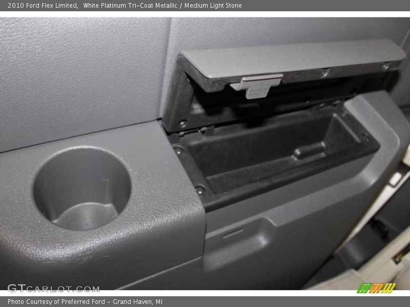 White Platinum Tri-Coat Metallic / Medium Light Stone 2010 Ford Flex Limited