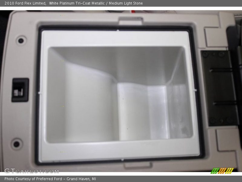 White Platinum Tri-Coat Metallic / Medium Light Stone 2010 Ford Flex Limited