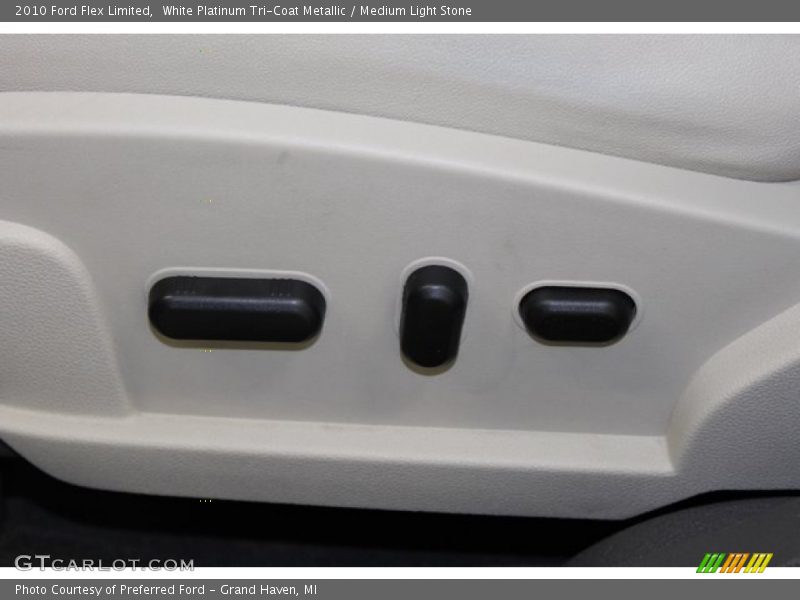 White Platinum Tri-Coat Metallic / Medium Light Stone 2010 Ford Flex Limited