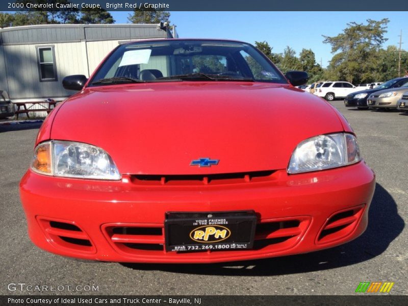 Bright Red / Graphite 2000 Chevrolet Cavalier Coupe