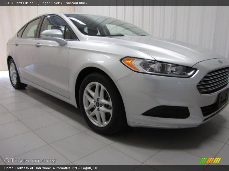 Ingot Silver / Charcoal Black 2014 Ford Fusion SE