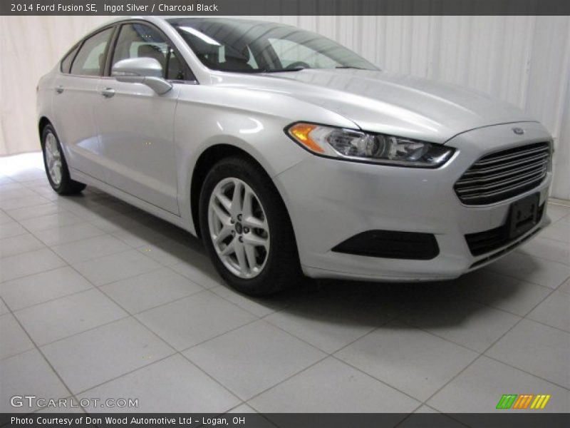 Ingot Silver / Charcoal Black 2014 Ford Fusion SE