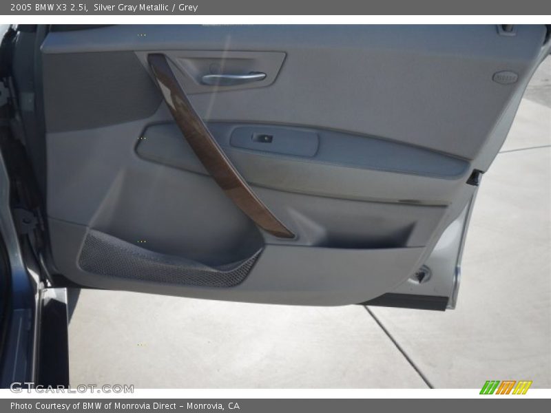 Silver Gray Metallic / Grey 2005 BMW X3 2.5i
