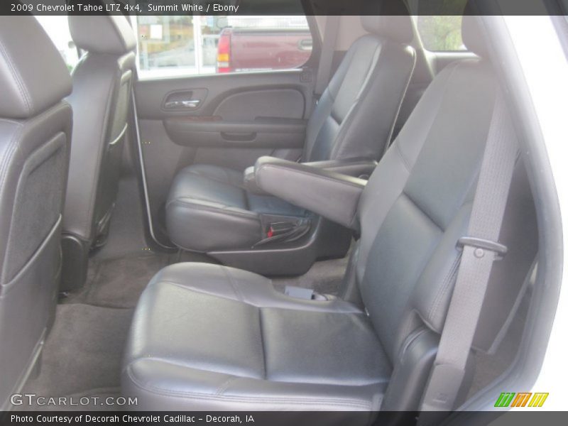 Summit White / Ebony 2009 Chevrolet Tahoe LTZ 4x4