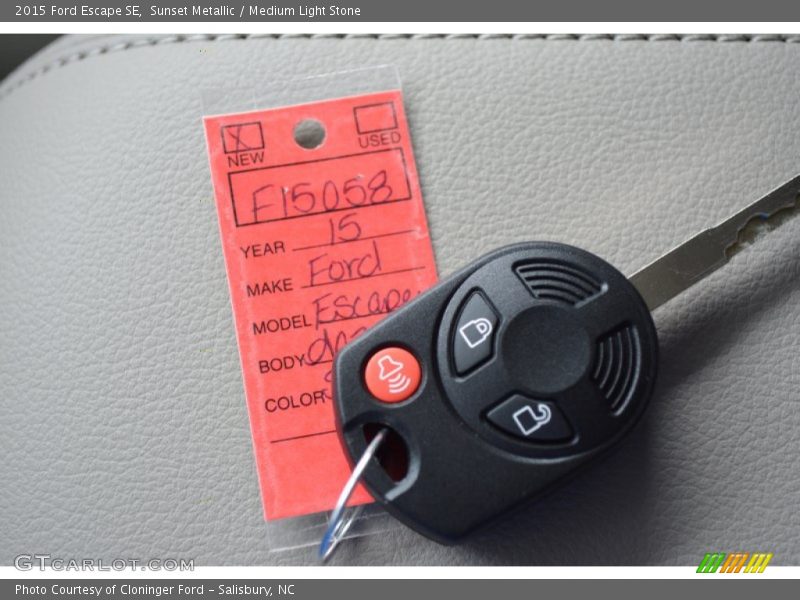 Sunset Metallic / Medium Light Stone 2015 Ford Escape SE
