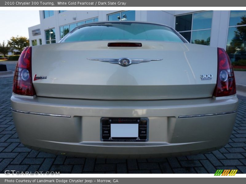White Gold Pearlcoat / Dark Slate Gray 2010 Chrysler 300 Touring