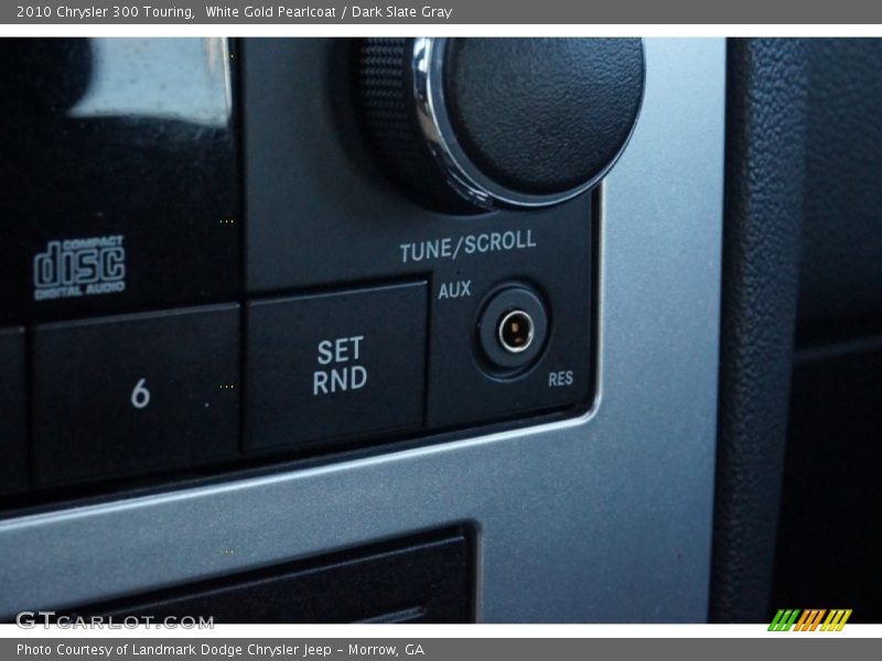 White Gold Pearlcoat / Dark Slate Gray 2010 Chrysler 300 Touring