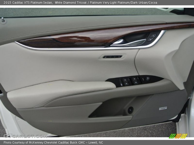 Door Panel of 2015 XTS Platinum Sedan