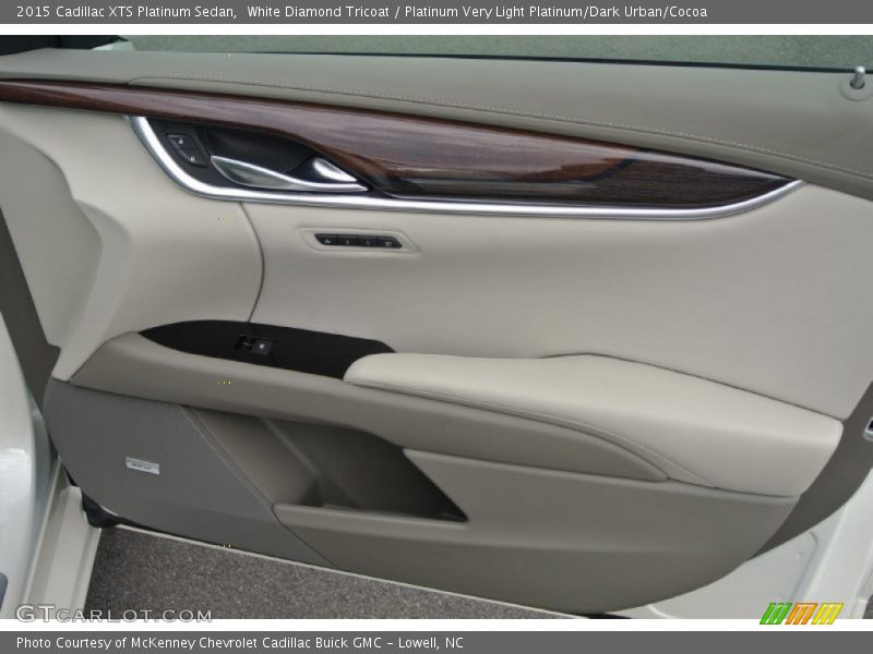 Door Panel of 2015 XTS Platinum Sedan