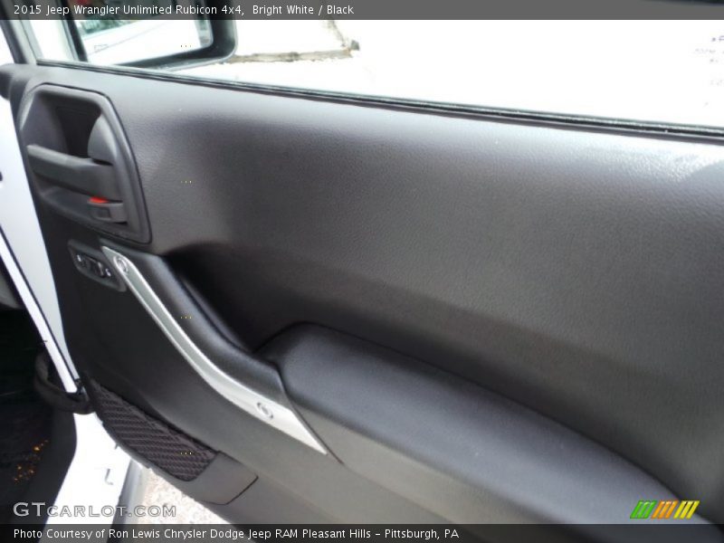 Bright White / Black 2015 Jeep Wrangler Unlimited Rubicon 4x4
