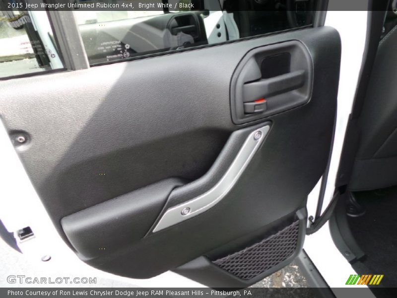 Bright White / Black 2015 Jeep Wrangler Unlimited Rubicon 4x4