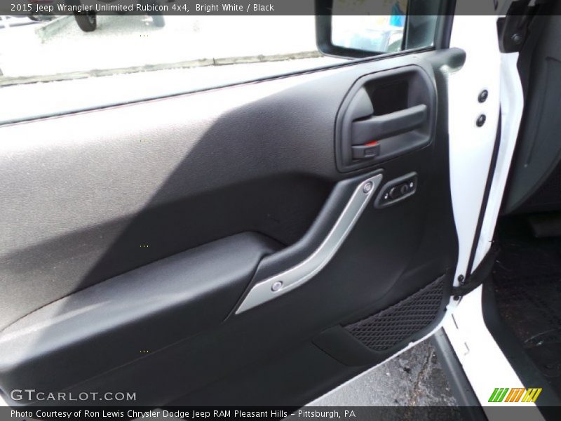 Bright White / Black 2015 Jeep Wrangler Unlimited Rubicon 4x4