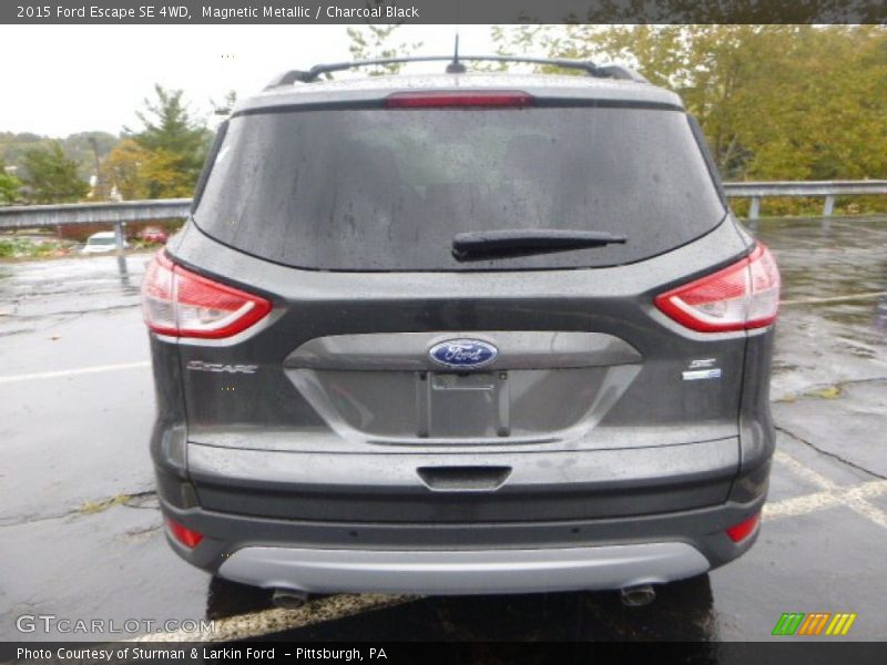 Magnetic Metallic / Charcoal Black 2015 Ford Escape SE 4WD