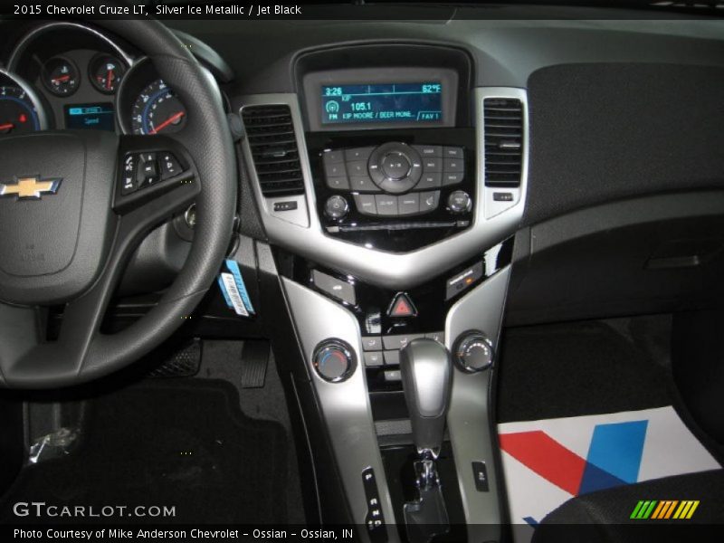 Silver Ice Metallic / Jet Black 2015 Chevrolet Cruze LT