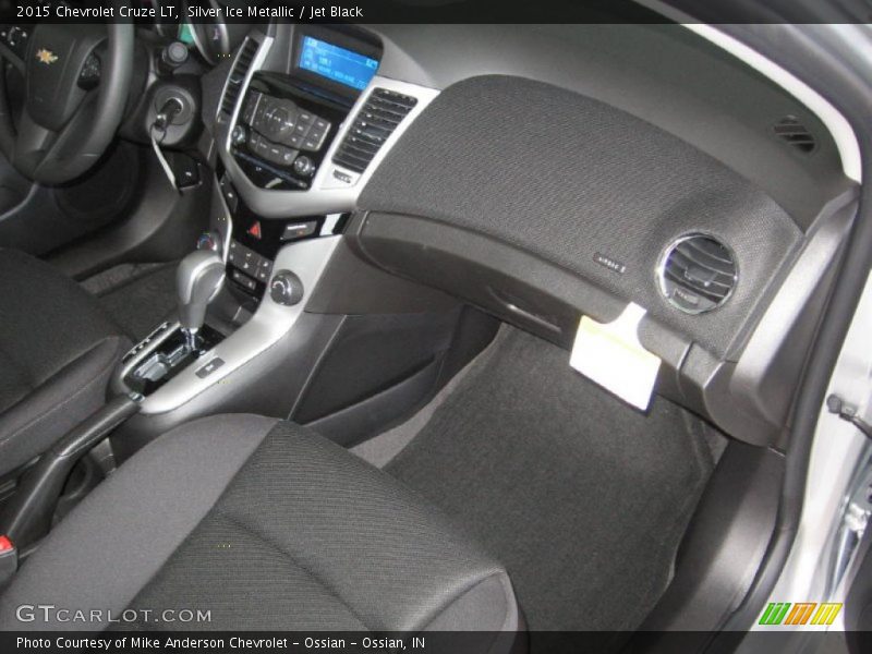 Silver Ice Metallic / Jet Black 2015 Chevrolet Cruze LT