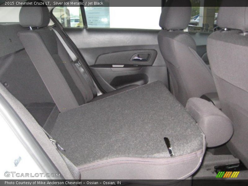 Silver Ice Metallic / Jet Black 2015 Chevrolet Cruze LT