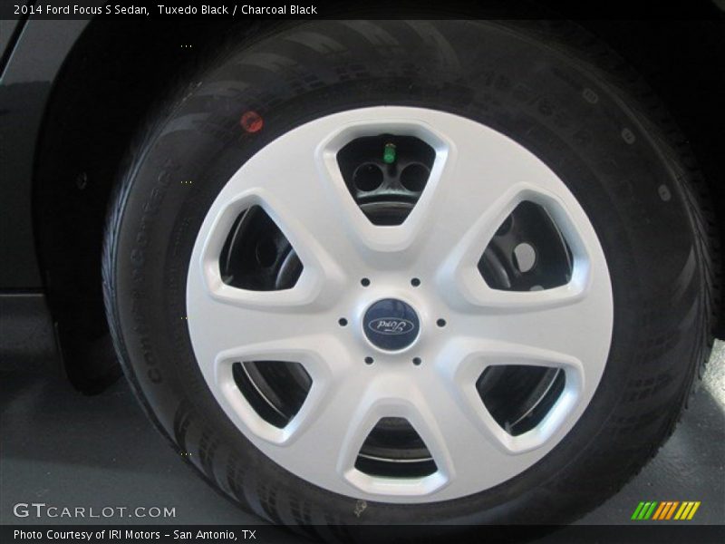 Tuxedo Black / Charcoal Black 2014 Ford Focus S Sedan