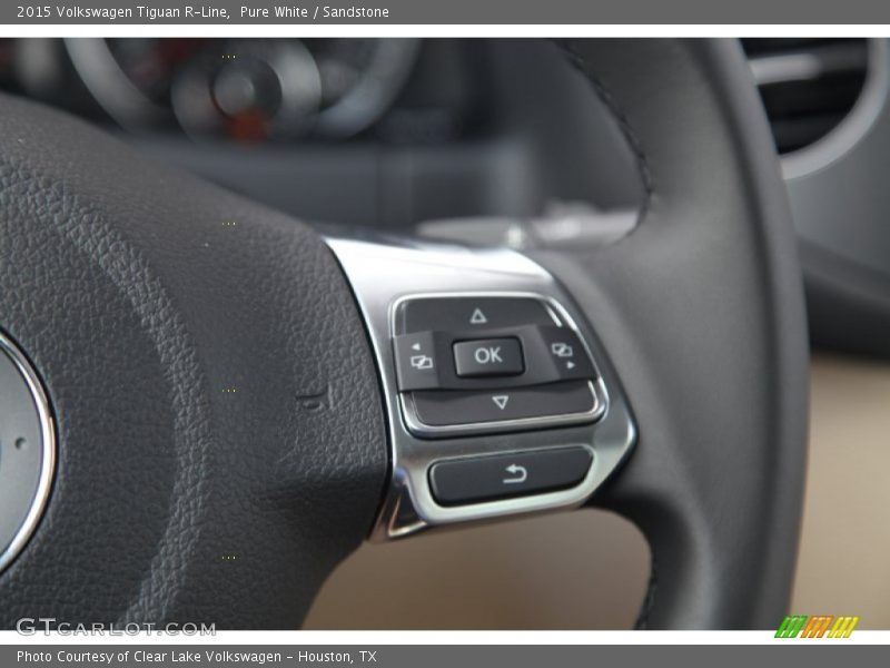 Controls of 2015 Tiguan R-Line