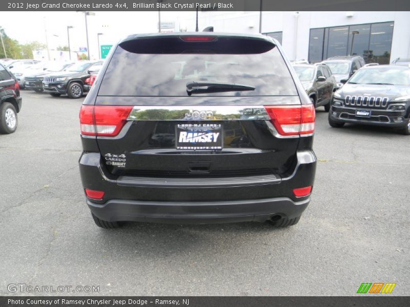 Brilliant Black Crystal Pearl / Black 2012 Jeep Grand Cherokee Laredo 4x4