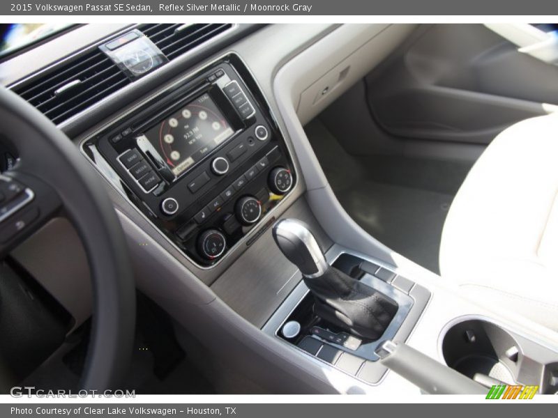 Reflex Silver Metallic / Moonrock Gray 2015 Volkswagen Passat SE Sedan