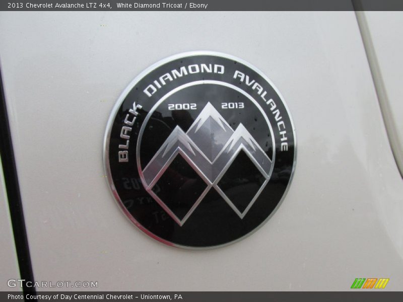 White Diamond Tricoat / Ebony 2013 Chevrolet Avalanche LTZ 4x4