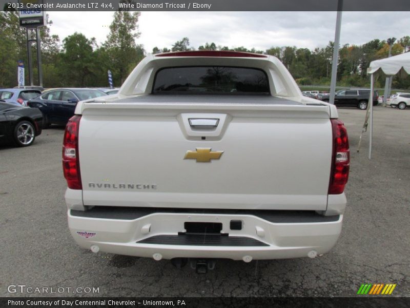 White Diamond Tricoat / Ebony 2013 Chevrolet Avalanche LTZ 4x4