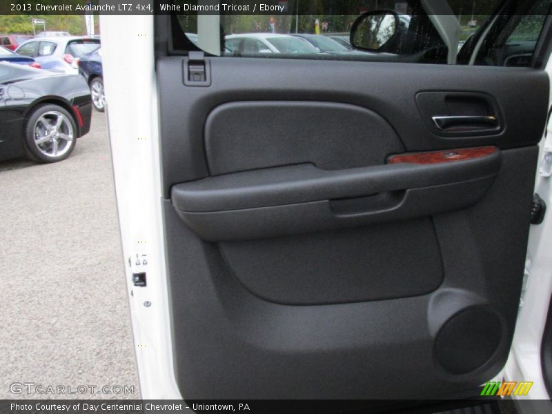 White Diamond Tricoat / Ebony 2013 Chevrolet Avalanche LTZ 4x4