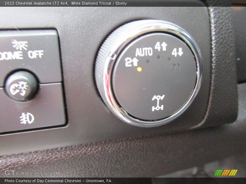 White Diamond Tricoat / Ebony 2013 Chevrolet Avalanche LTZ 4x4