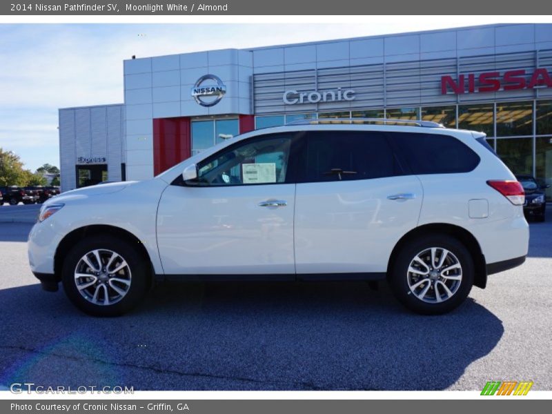 Moonlight White / Almond 2014 Nissan Pathfinder SV