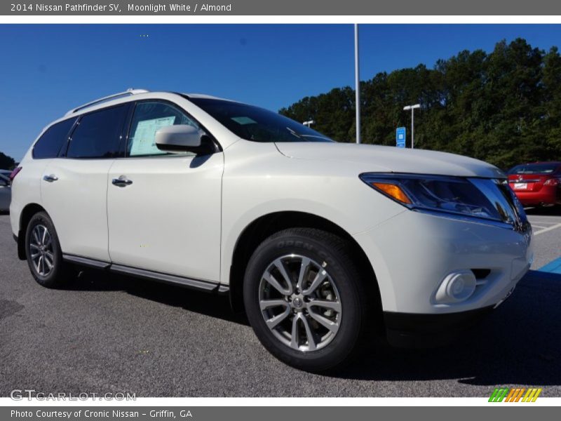 Moonlight White / Almond 2014 Nissan Pathfinder SV