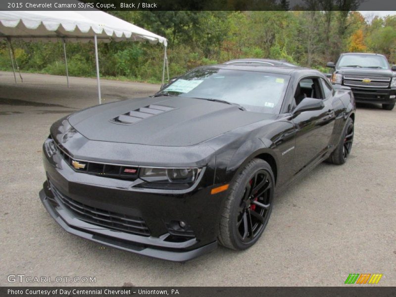 Front 3/4 View of 2015 Camaro SS/RS Coupe
