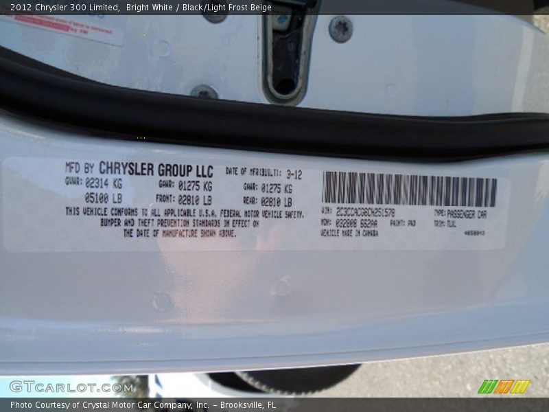 Bright White / Black/Light Frost Beige 2012 Chrysler 300 Limited