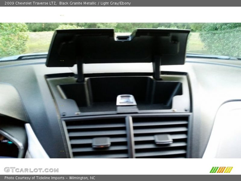Black Granite Metallic / Light Gray/Ebony 2009 Chevrolet Traverse LTZ