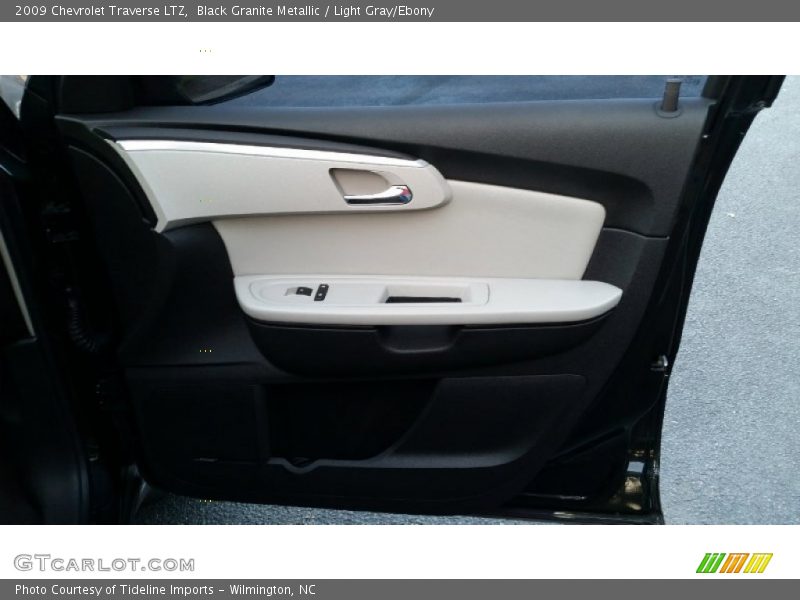 Black Granite Metallic / Light Gray/Ebony 2009 Chevrolet Traverse LTZ