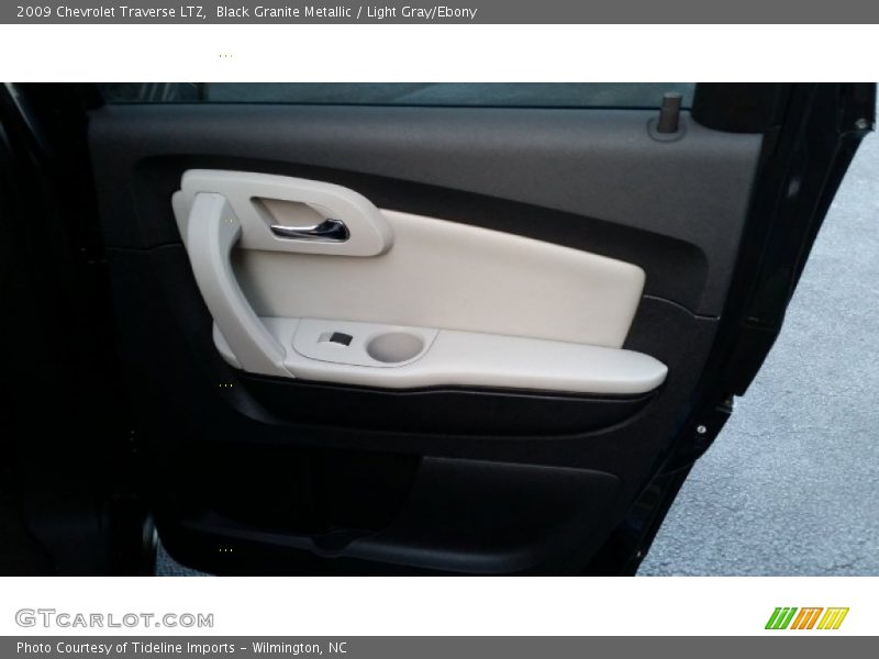 Black Granite Metallic / Light Gray/Ebony 2009 Chevrolet Traverse LTZ