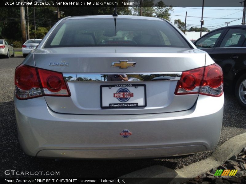 Silver Ice Metallic / Jet Black/Medium Titanium 2014 Chevrolet Cruze LS