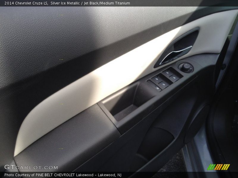 Silver Ice Metallic / Jet Black/Medium Titanium 2014 Chevrolet Cruze LS