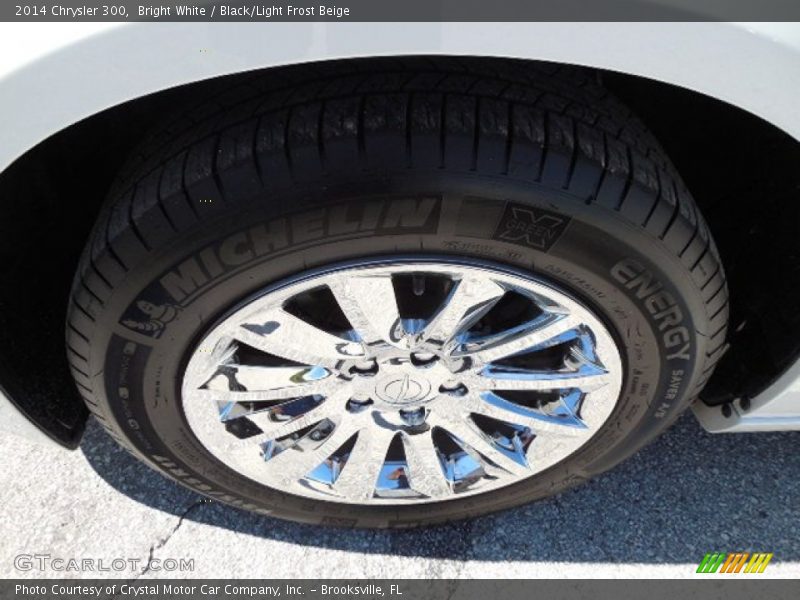 Bright White / Black/Light Frost Beige 2014 Chrysler 300