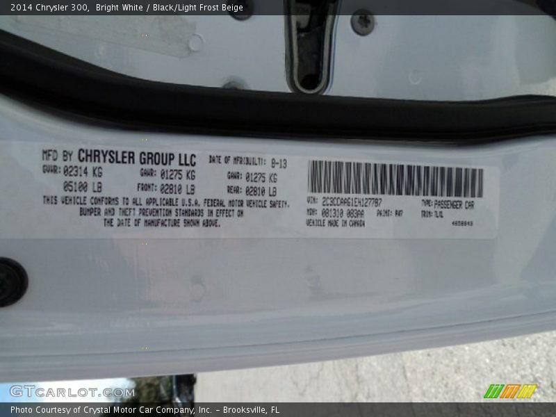 Bright White / Black/Light Frost Beige 2014 Chrysler 300