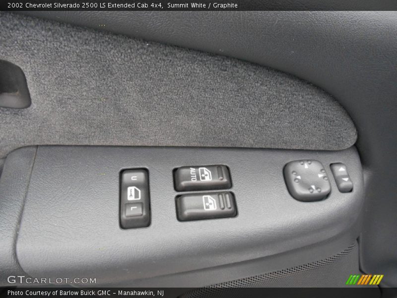 Summit White / Graphite 2002 Chevrolet Silverado 2500 LS Extended Cab 4x4