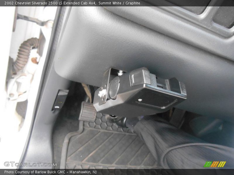 Summit White / Graphite 2002 Chevrolet Silverado 2500 LS Extended Cab 4x4