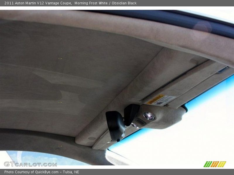 Morning Frost White / Obsidian Black 2011 Aston Martin V12 Vantage Coupe